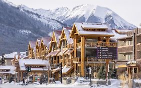 Moose Hotel Banff 4*